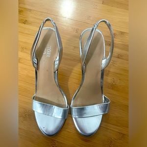 Bleecker & bond silver sling back heels size 7.5